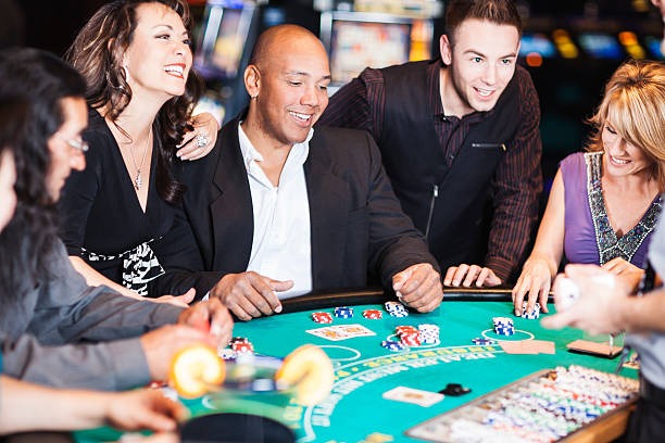 Exploring Platform Features Offered Through Singapore Online Casino